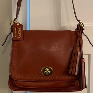 Coach cross body bag in cognac leather like new!